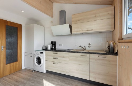 Radolfzell am Bodensee Apartment | Holiday Apartment 'Hannelore' with Shared Garden, Balcony and Wi-Fi