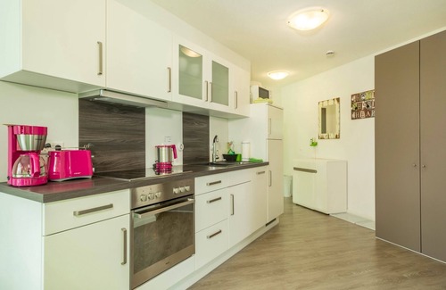 Sipplingen Apartment | Holiday Apartment "Orchidee" with Large Terrace with Lake View, Barbecue, Wi-Fi & TV