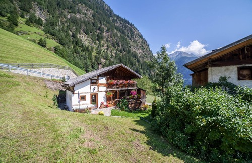 Moso in Passiria House | Holiday Farmhouse "Weierhof" with Mountain View, Terrace & Wi-Fi