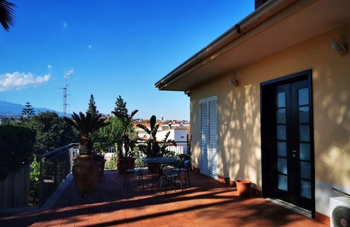 Misterbianco Villa | Holiday flower villa with pool