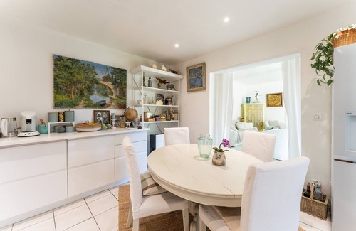 Chateauneuf-de-Gadagne House | Holiday Home 'En Bord De Sorgue' with Private Pool, Private Terrace and Wi-Fi