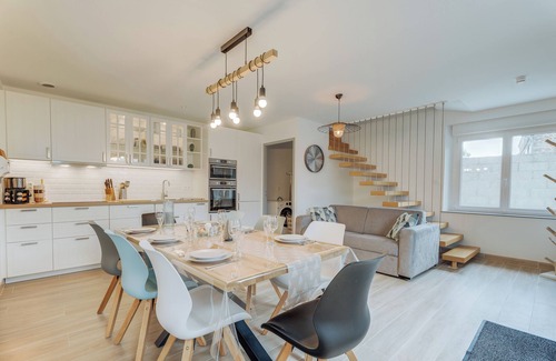 Saint-Benoit-des-Ondes House | Holiday Home 'Le Banc Des Hermelles' with Private Terrace, Private Garden and Wi-Fi