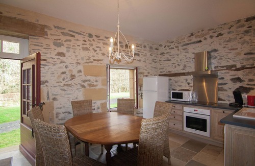 Saint-Medard-d'Excideuil House | Holiday home near river with pool