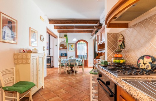 Santa Maria Navarrese House | Holiday Home 'Sa Domu De Ettore' with Private Terrace, Wi-Fi and Air Conditioning