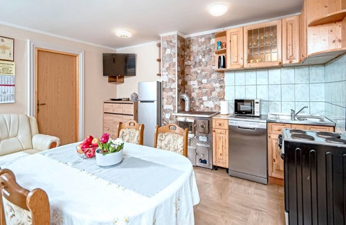Varazdinske Toplice House | Holiday Home Martin with Swimming Pool