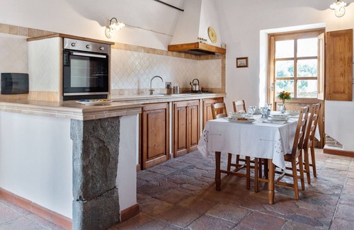 Argigliano Apartment | Holiday Home in Casola with Pool and Terrace