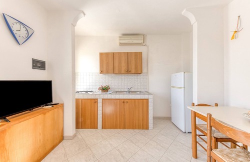 Santa Maria di Leuca House | Holiday Home 'Ruggeri 1' with Private Terrace and Air Conditioning