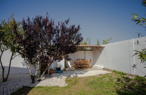 Fontanelas House | Holiday Home 'Forest Village Exótic' with Private Terrace, Shared Garden and Wi-Fi
