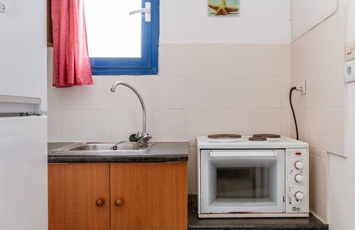 Kipri House | Holiday Home '9 Perasma Kypri Beach' with Private Terrace, Wi-Fi and Air Conditioning