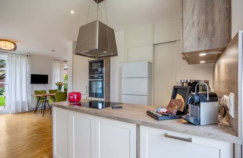 Duhnen House | Holiday Home 'Altes Fischerhaus Döse' with Private Garden and Wi-Fi