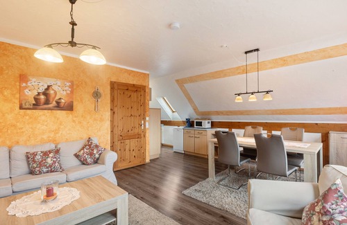 Ahrdt House | Holiday Home 'am Aartalsee' with Private Terrace, Private Garden and Wi-Fi