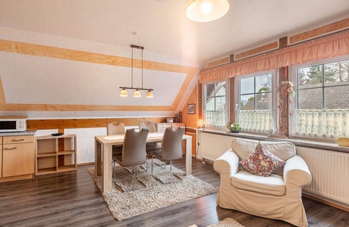 Ahrdt House | Holiday Home 'am Aartalsee' with Private Terrace, Private Garden and Wi-Fi