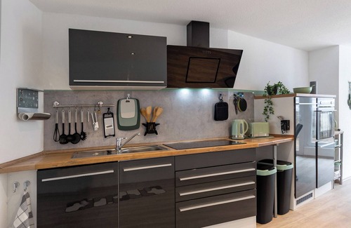Salzwedel House | Holiday Home 'Am Nicolaiplatz' with Private Terrace, Private Garden and Wi-Fi