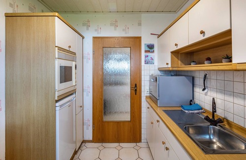 Bad Arolsen Apartment | Holiday Home 'Am Twistesee 1 Souterrain' with Terrace, Garden & Wi-Fi