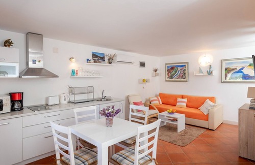 Hodilje House | Holiday Home Anima Maris- Duplex Two Bedroom Holiday Home with Terrace and Sea View