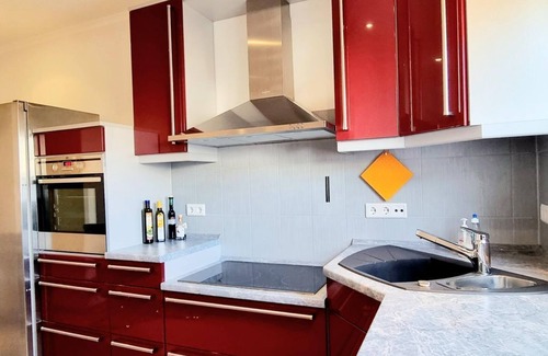 Bendorf House | Holiday home Antiquarius - holiday home, shower, toilet