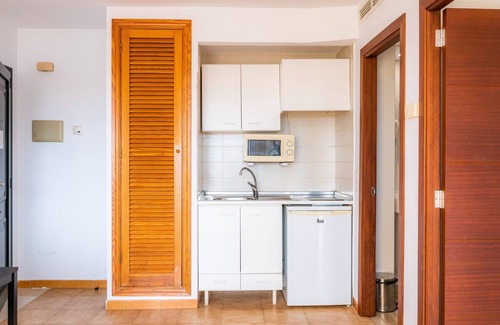 Son Servera House | Holiday Home 'Apto Con Terraza 402' with with Shared Pool, Private Terrace and Air Conditioning