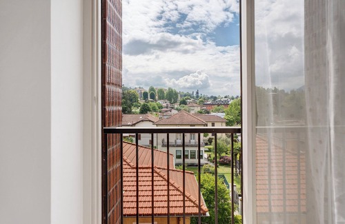 Verbania House | Holiday Home 'Aurora - Verbania' with Lake View, Balcony and Wi-Fi
