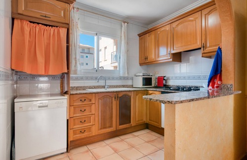 Oliva House | Holiday Home 'Avinyo' with Sea View, Wi-Fi and Air Conditioning