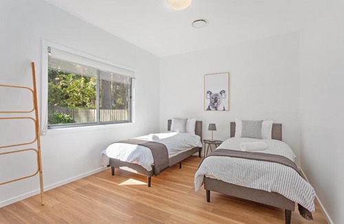 Smiths Lake House | HOLIDAY HOME AWAY FROM HOME / SMITHS LAKE