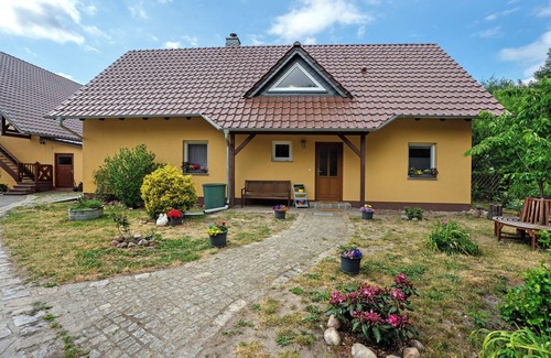 Schmogrow House | Holiday Home 'Bauernnest' with Shared Garden and Wi-Fi