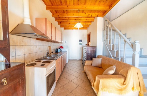 Chlomos House | Holiday Home "Balis Panorama" with Sea View, Balcony, Garden & Wi-Fi