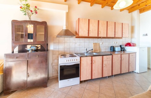 Chlomos House | Holiday Home "Balis Panorama" with Sea View, Balcony, Garden & Wi-Fi