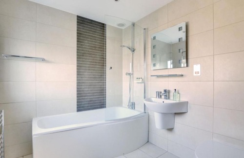 Croyde Bay House | Holiday Home Bamboo by Interhome