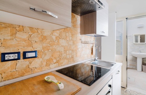 Torre Lapillo House | Holiday Home 'Barbara' with Sea View, Private Terrace and Air Conditioning