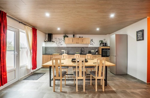 Treignes House | Holiday home in Wallonie with garden