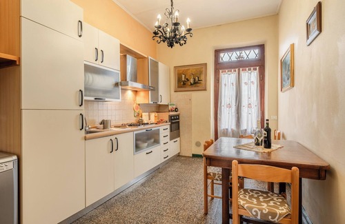 Altopascio House | Holiday Home 'Bellavista Altopascio' with Private Terrace and Wi-Fi