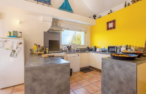Treogat House | Holiday Home 'Belle Grande Maison Vue Mer' with Sea View, Private Terrace and Wi-Fi