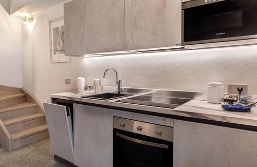 Valtellina House | Holiday Home 'Bianco' with Mountain View, Wi-Fi and Air Conditioning