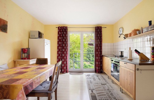 Heldenfingen House | Holiday Home "Bikerhäusle" with Private Garden & Wi-Fi