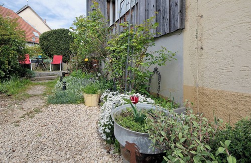 Heldenfingen House | Holiday Home "Bikerhäusle" with Private Garden & Wi-Fi