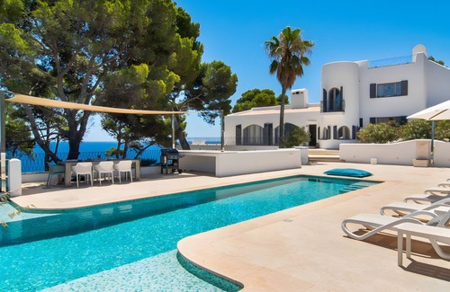 Capdepera House | Holiday Home 'Blanca' with Sea View, Wi-Fi and Air Conditioning