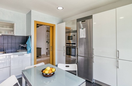 Llafranc House | Holiday Home "Blueview" with lovely views, Pool & Wi-Fi