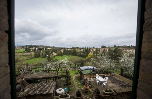 Monticiano House | Holiday home Bravi Tuscany dwelling near Siena