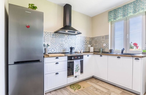 Alfoz de Lloredo House | Holiday Home 'Brizna' with Sea View, Private Terrace and Wi-Fi