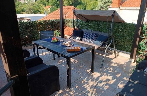 Hodilje House | Holiday Home By The Sea (Nina & Kate) - Two Bedroom Holiday Home with Terrace