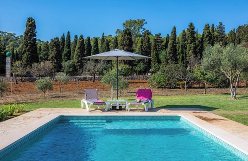 Capdepera House | Holiday Home Ca Sa Padrineta with Wi-Fi, A/C, Pool, Garden & Terrace