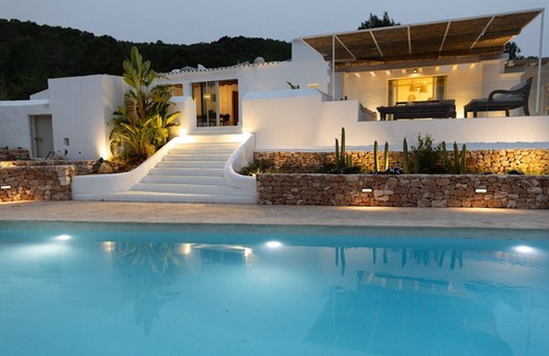 Santa Gertrudis House | Holiday Home 'Can Tunio , Santa Gertrudis' with Mountain View, Wi-Fi and Air Conditioning