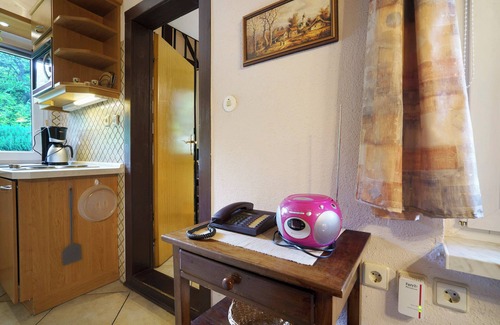Carpin House | Holiday Home 'Carpin' with Private Terrace, Private Garden and Wi-Fi