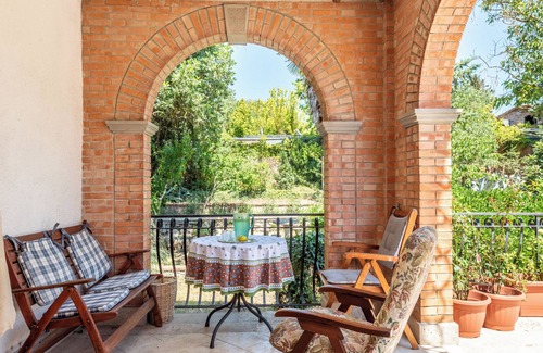 Rapolano Terme House | Holiday Home 'Casa San Francesco Rapolano' with Private Terrace, Private Garden and Wi-Fi