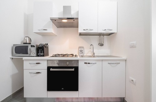 Assemini House | Holiday Home "Casa Andrea" with Private Terrace & Wi-Fi