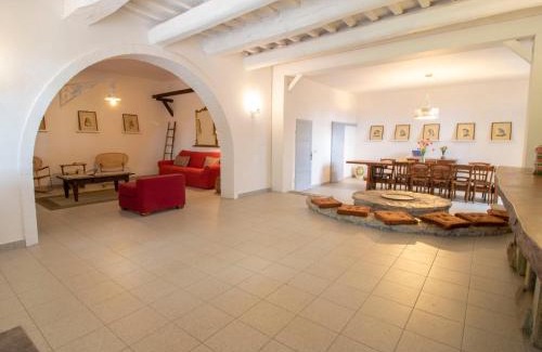 Lorenzana House | Holiday Home Casa Bianca by Interhome