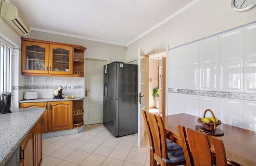 Loule House | Holiday Home 'Casa Das Buganvilias' with Mountain View, Private Terrace and Wi-Fi