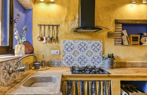 Cantallops House | Holiday Home 'Casa De Pueblo' with Mountain View, Private Terrace and Wi-Fi