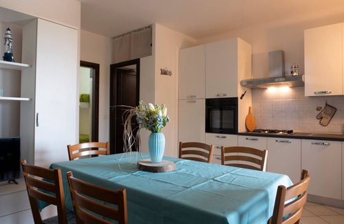 Badesi House | Holiday Home "Casa di Maya" with Shared Pool & Wi-Fi