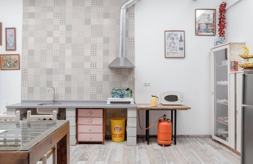 Granada House | Holiday Home "Casa Encarnacion" with Mountain View, Pool & Wi-Fi